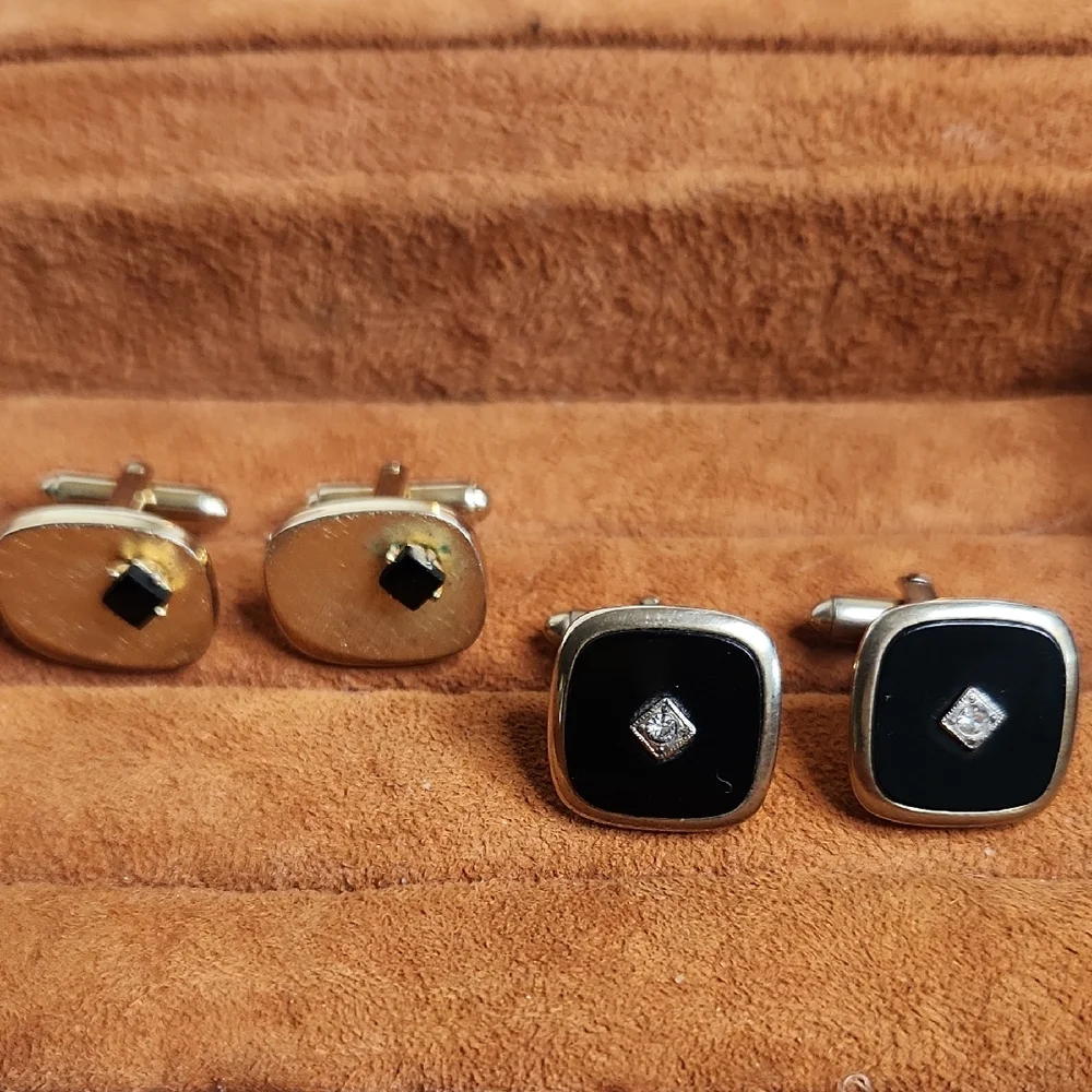 Vintage Shields & Anson Black and Goldtone Cufflinks Set diamond chip (2)
